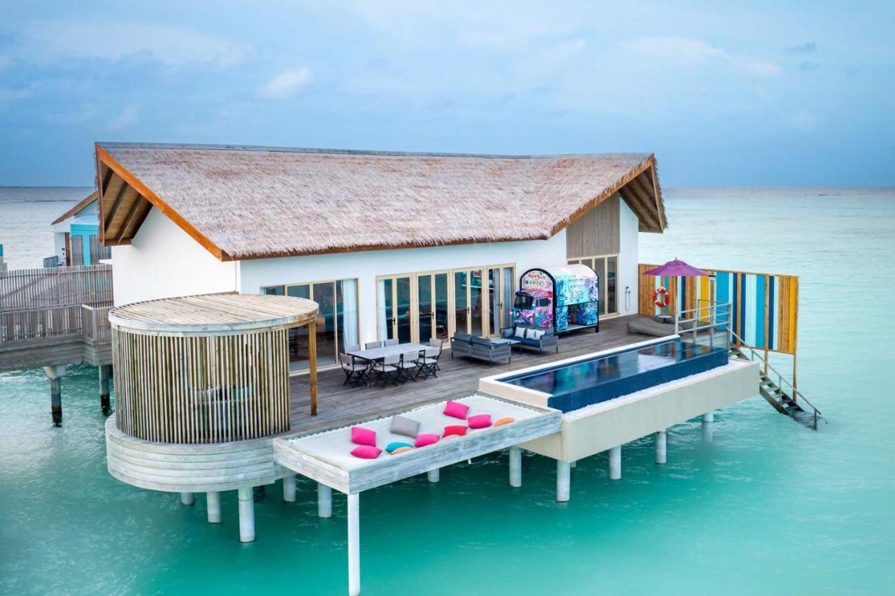 Hard Rock Hotel Maldives - Complimentary Roundtrip Speed Boat Transfer Until 31St October 2025 Emboodhoo Lagoon Ngoại thất bức ảnh A water villa at the resort