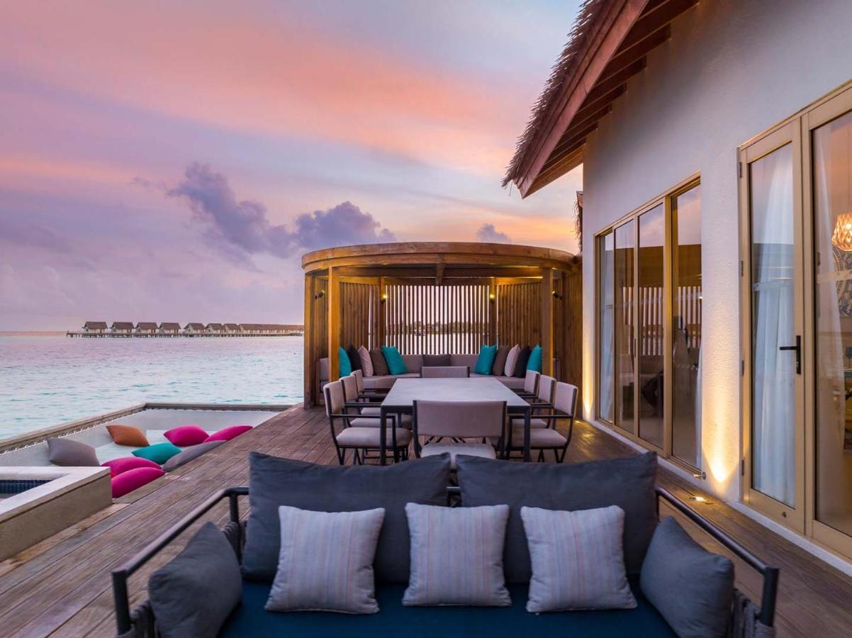 Hard Rock Hotel Maldives - Complimentary Roundtrip Speed Boat Transfer Until 31St October 2025 Emboodhoo Lagoon Ngoại thất bức ảnh A water villa at the resort