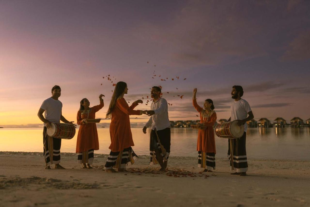 Hard Rock Hotel Maldives - Complimentary Roundtrip Speed Boat Transfer Until 31St October 2025 Emboodhoo Lagoon Ngoại thất bức ảnh Aboriginal dancers at the 2008 National Indigenous Music Awards