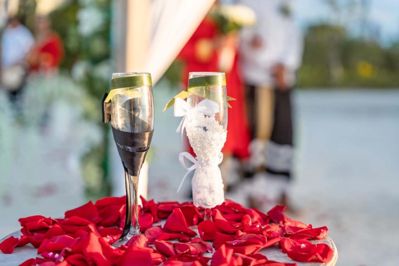 Hard Rock Hotel Maldives - Complimentary Roundtrip Speed Boat Transfer Until 31St October 2025 Emboodhoo Lagoon Ngoại thất bức ảnh A romantic setting
